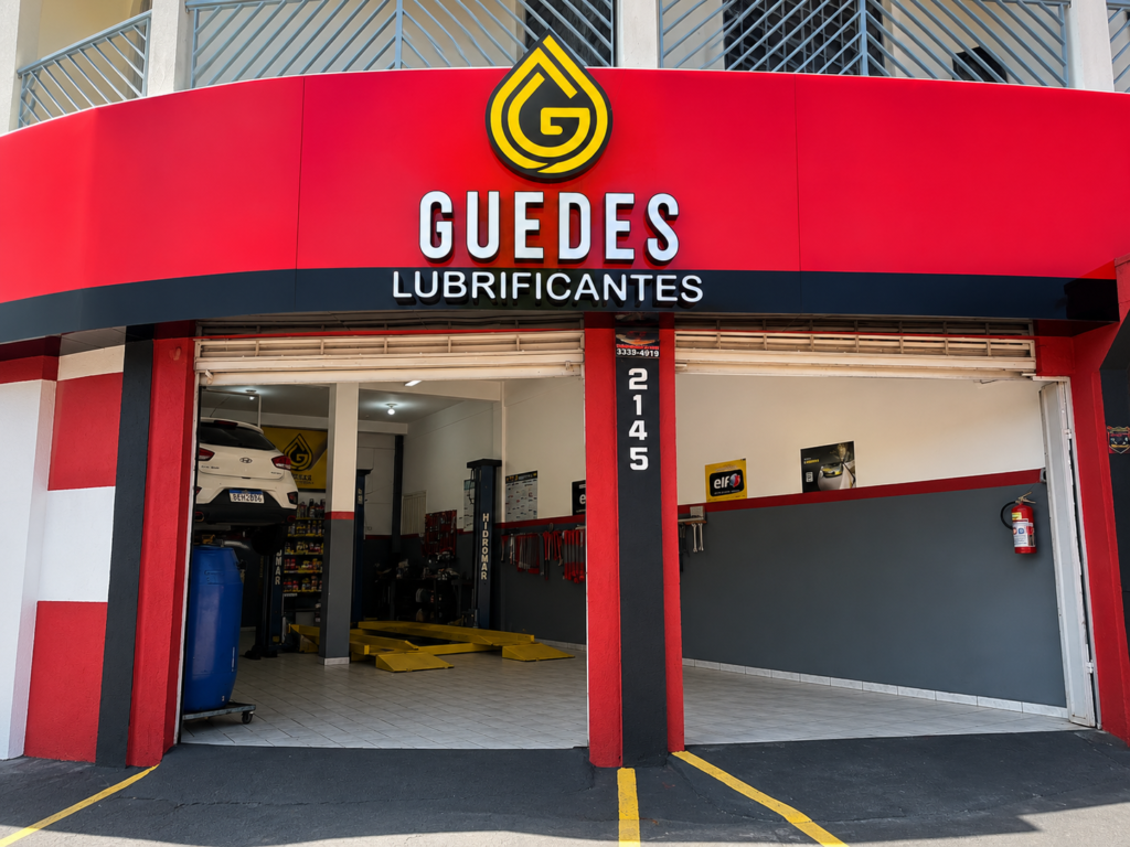 Fachada da Guedes Lubrificantes, troca de óleo na Av. São João, 2145, Novo Antares, Londrina